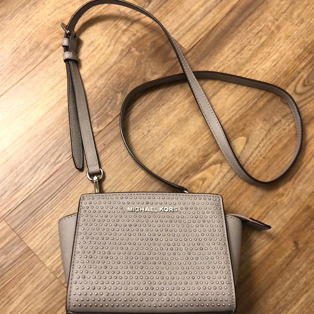 Michael kors mini grey bag